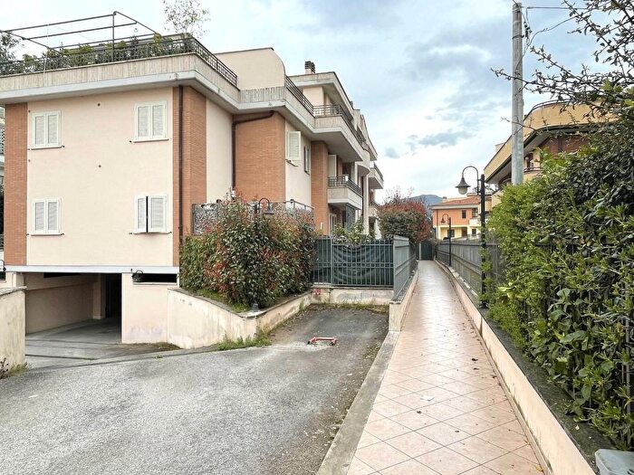 Appartamento bilocale in affitto in Viale della Stazione, Latina Scalo, Latina