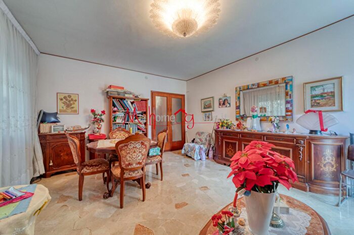 Appartamento trilocale in vendita in Via Digione, Padova