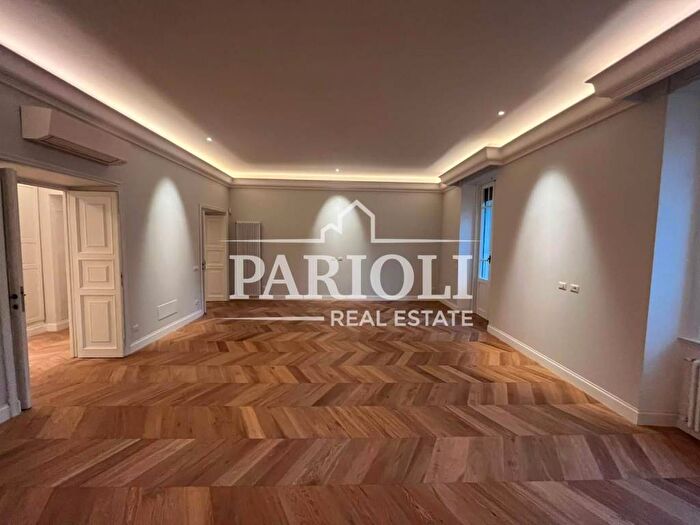 Appartamento con 6 locali in affitto in Via Francesco Siacci, Parioli, Roma
