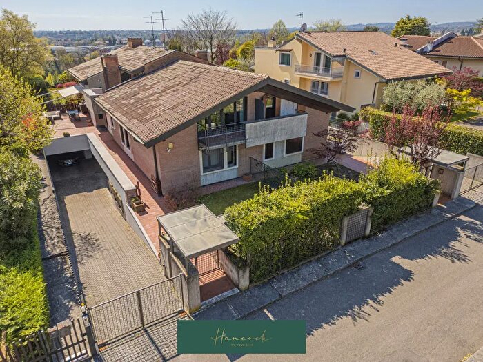 Casa con 7 locali in vendita in Via Francesco Carradori, San Pietro In Cariano