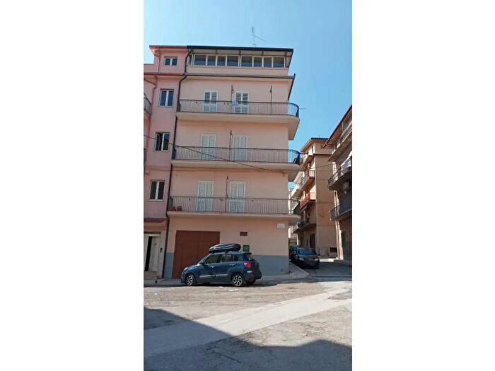 Appartamento con 5 locali in vendita in Via Puglia, Cagnano Varano