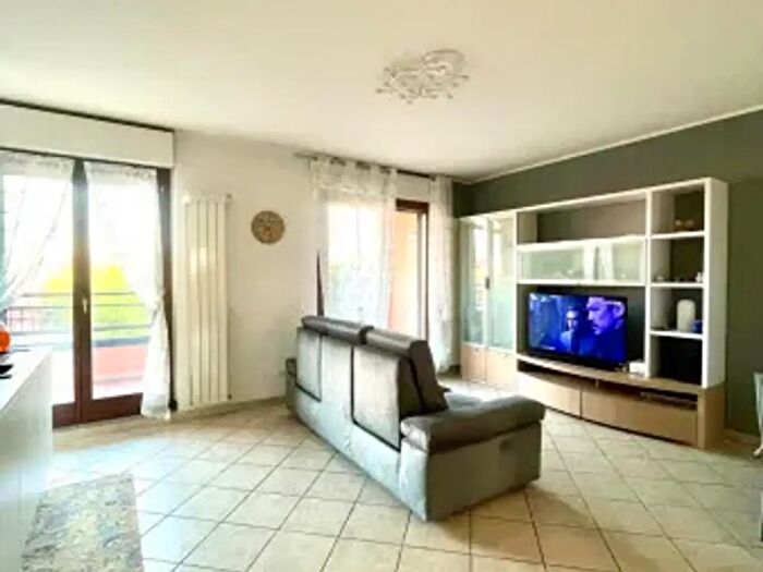 Appartamento trilocale in vendita in Via Roma, Pregnana Milanese