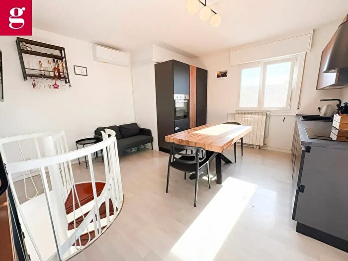 Appartamento trilocale in vendita in Via della Libertà, Settimo Milanese