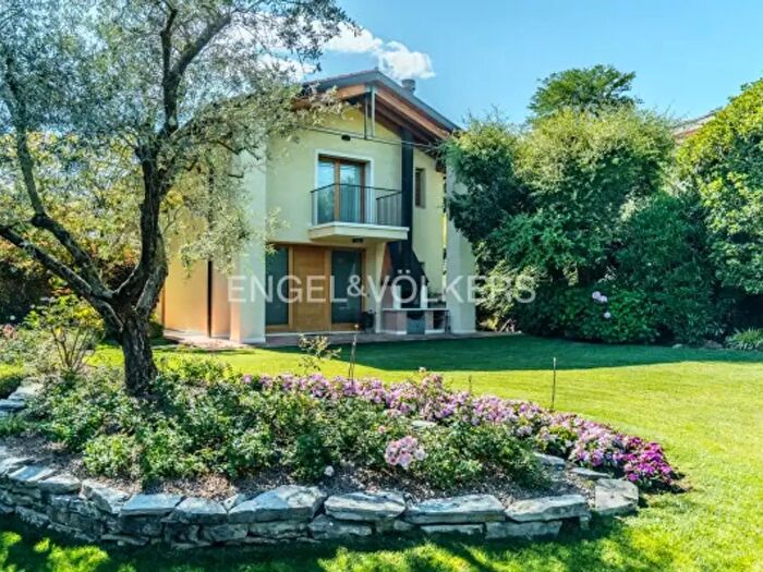 Casa con 6 locali in vendita in Via Santa Maria in Colle, Montebelluna