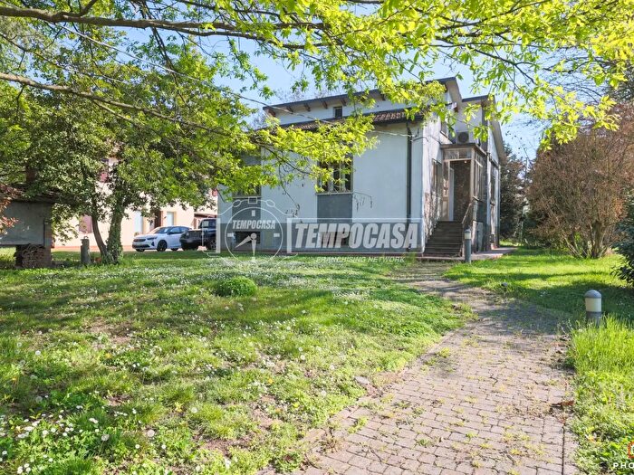 Casa con 5 locali in vendita in Via Pradalbino, Valsamoggia