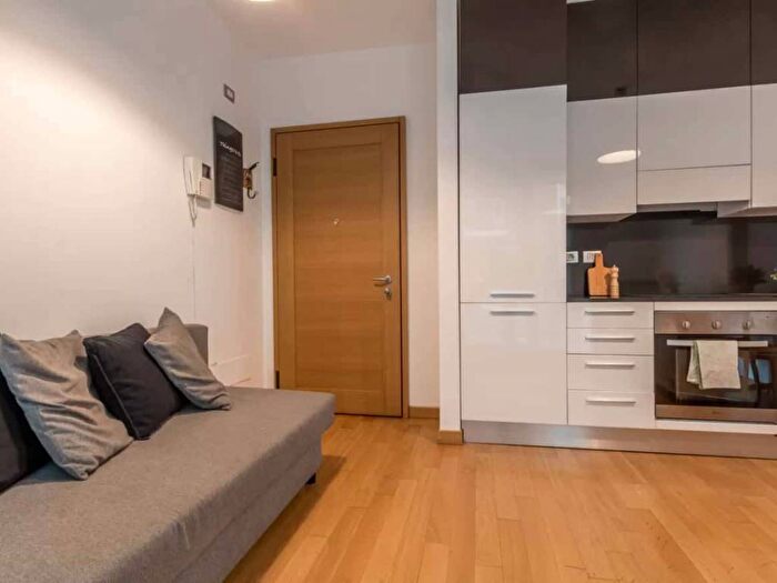 Appartamento bilocale in affitto in Via Imperia, Famagosta, Milano