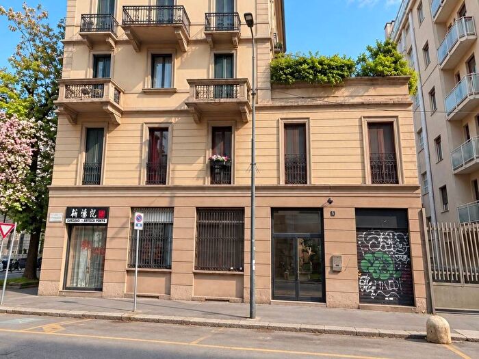 Appartamento bilocale in affitto in Moscova, Milano