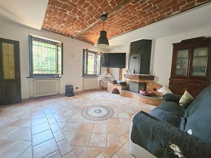 Casa con 7 locali in vendita in Frazione Castiglione, Asti