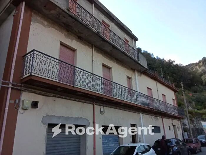 Casa con 6 locali in vendita in Corso Antonio Gramsci, Grotteria