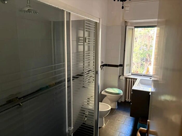 Appartamento trilocale in affitto in Piazza Angilberto II, Milano