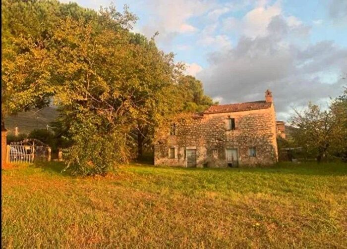 Casa con 5 locali in vendita in Via Consolare Capocroce, Sonnino