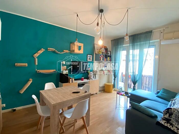 Appartamento bilocale in vendita in Via Giambellino, Milano