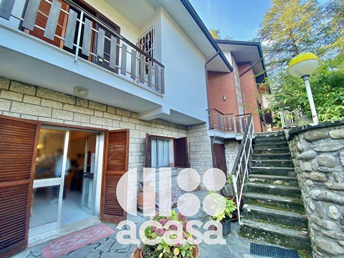 Casa con 6 locali in vendita in Centro, Mercato Saraceno