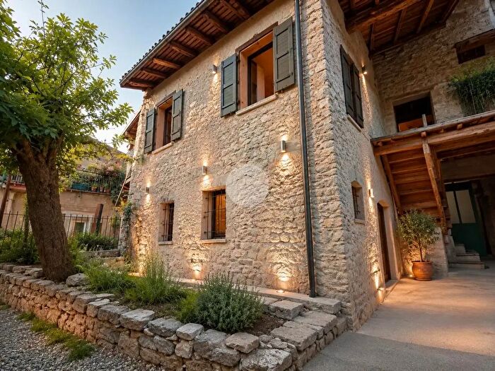 Casa trilocale in vendita in Vicolo Nas, Ome