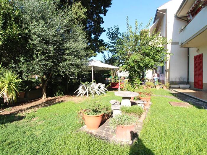 Casa con 6 locali in vendita in Via del Ponte, Pontorme Cortenuova, Empoli