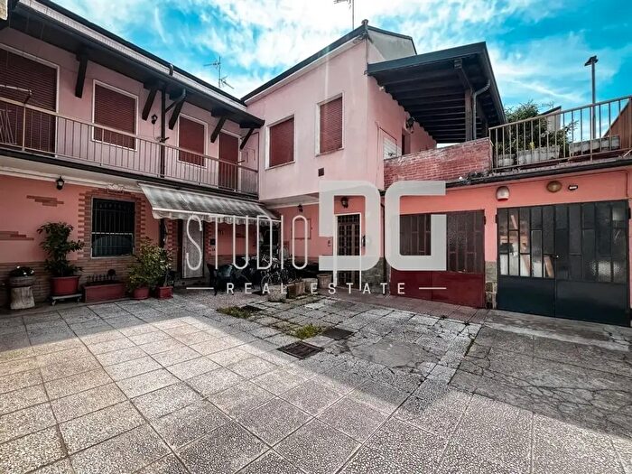 Casa quadrilocale in vendita in Via Podgora, Cesano Maderno