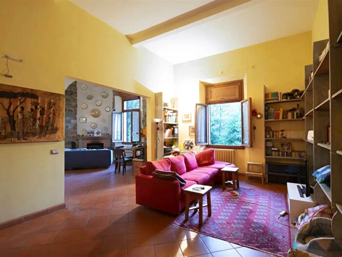 Appartamento con 8 locali in vendita in Firenze