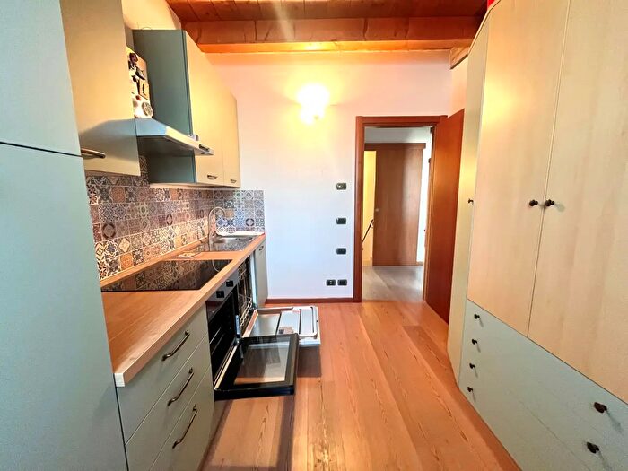 Appartamento con 5 locali in affitto in Contrada Gazzego, Verona