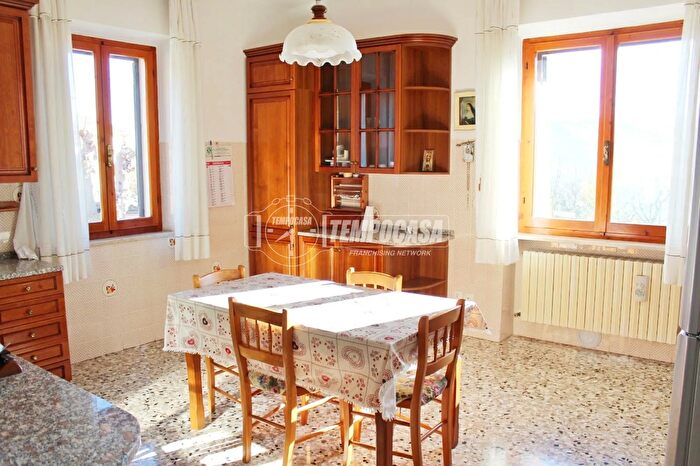 Appartamento trilocale in vendita in Contrada Forchiusa, Serra San Quirico