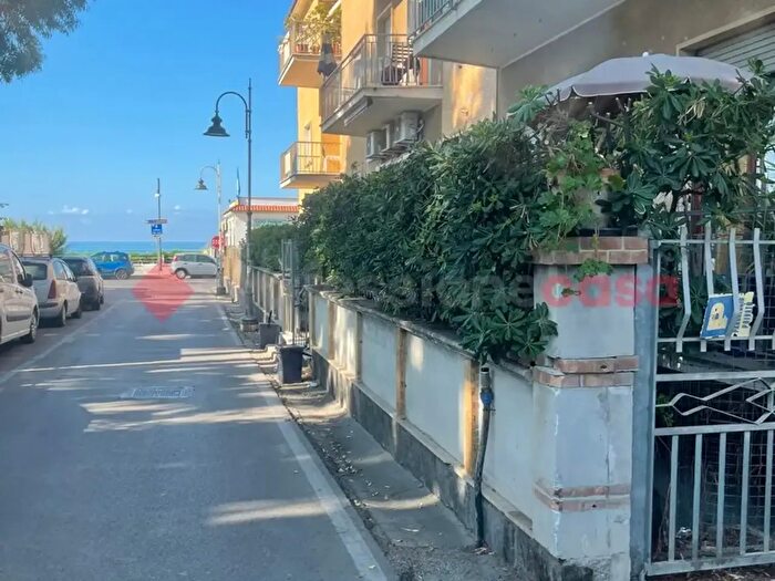 Appartamento con 5 locali in affitto in Via Capolino, Minturno