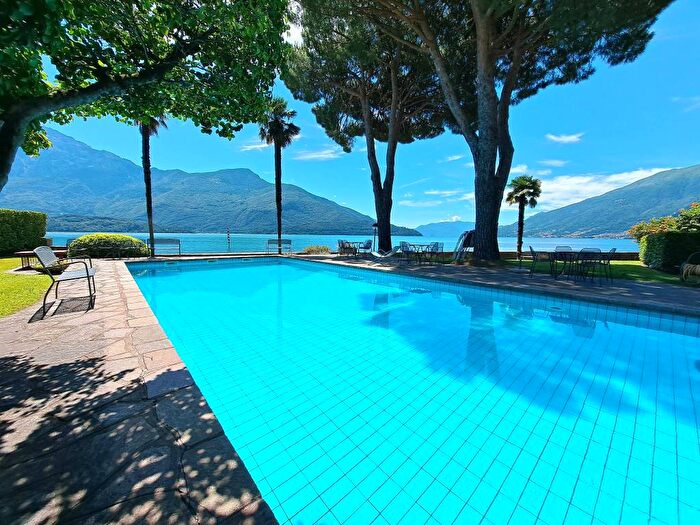 Appartamento trilocale in affitto in Via Regina, Centro, Domaso