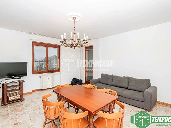 Appartamento quadrilocale in vendita in Via Giovanni Giolitti, San Giuliano Milanese