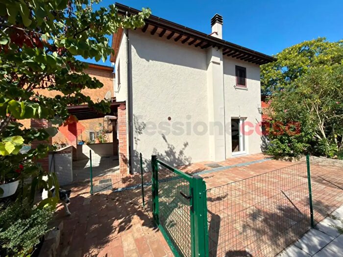 Casa quadrilocale in vendita in Loc Pergognano a, Castiglion Fiorentino