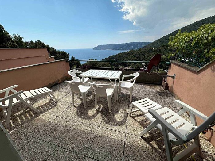 Appartamento quadrilocale in affitto in Via del caprifoglio, Bergeggi