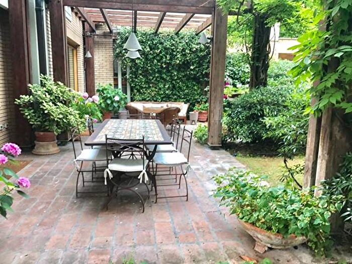 Casa con 6 locali in affitto in Viale Medaglie dOro, SantAgnese Università, Modena