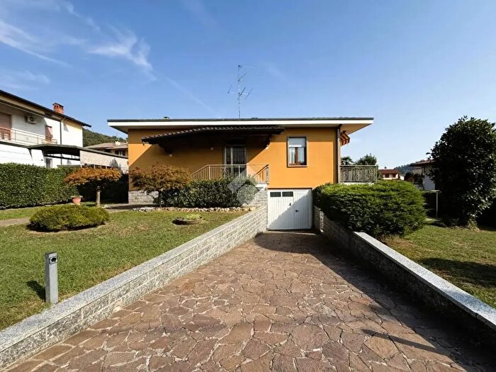 Casa quadrilocale in vendita in Via M Polo, Albano Sant'Alessandro