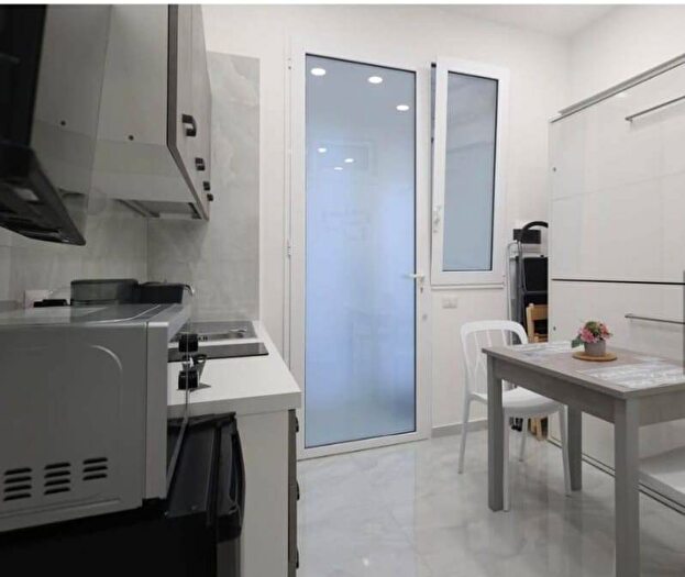 Appartamento bilocale in affitto in Via dei Tribunali, Centro Storico, Napoli