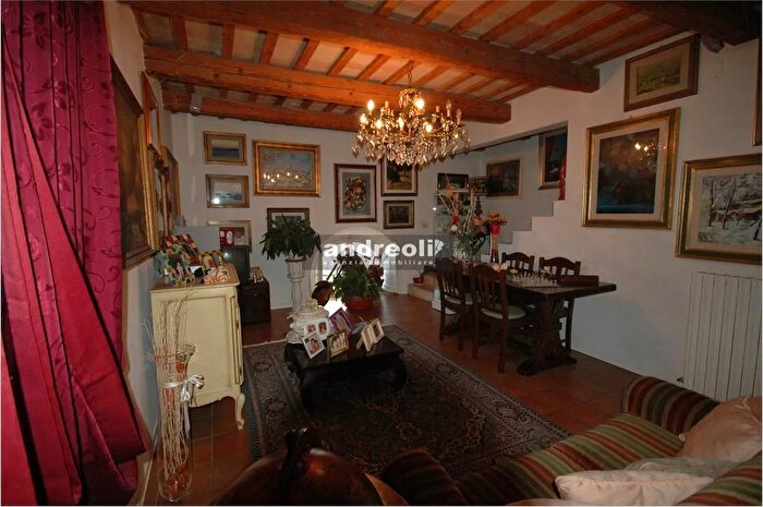 Appartamento con 7 locali in vendita in Cupramontana