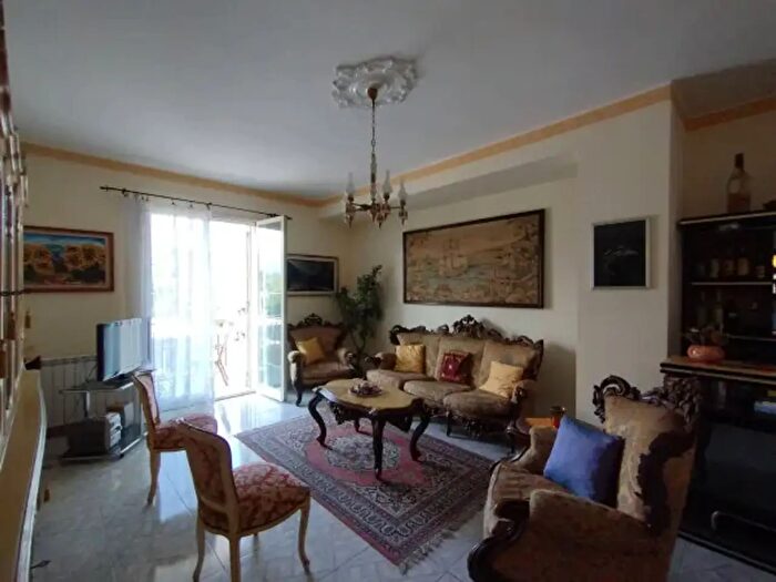 Appartamento trilocale in vendita in Via Principe di Piemonte, Fiumefreddo Di Sicilia