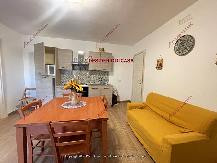 Casa con 6 locali in vendita in Lascari