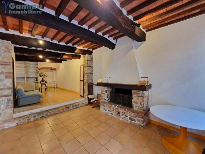 Appartamento trilocale in vendita in Via Giuseppe Mazzini, Magliano In Toscana