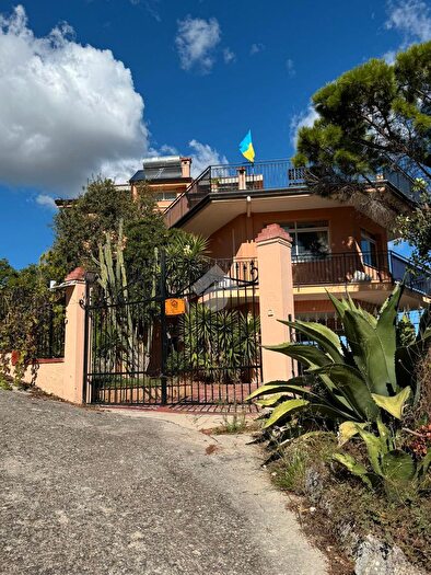 Appartamento con 5 locali in affitto in Via Poggio Ridente, Palermo