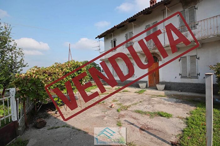 Casa quadrilocale in vendita in Grinzane Cavour, Grinzane Cavour