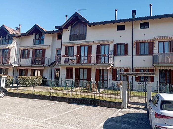 Appartamento bilocale in affitto in Via San Giorgio, Casorate Sempione