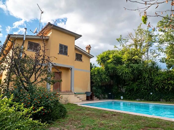 Casa trilocale in vendita in Via dei Sambuchi, Anguillara Sabazia