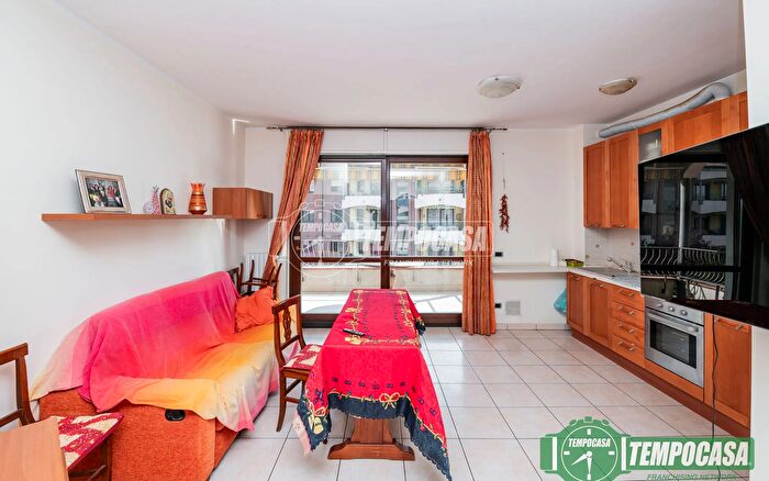 Appartamento trilocale in vendita in Via Carlo Mazzola, Peschiera Borromeo