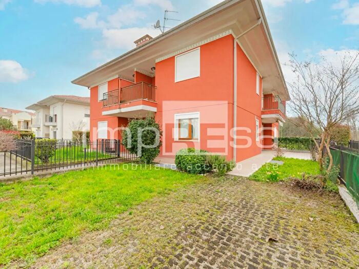 Appartamento trilocale in vendita in Via Firenze, San Fior