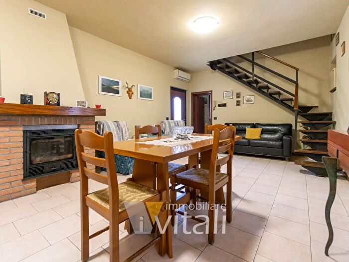 Casa quadrilocale in vendita in Strada per Muradello, Pontenure