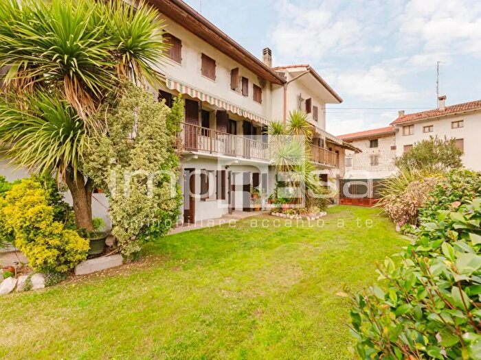 Casa quadrilocale in vendita in Viale a Dante, Fontanafredda