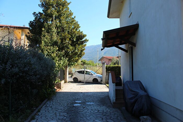 Casa bilocale in affitto in Montignoso