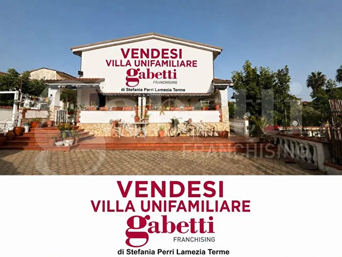 Casa con 6 locali in vendita in Via G Marconi II Traversa E, Lamezia Terme