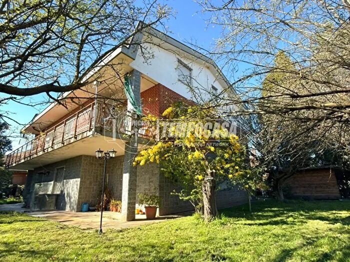 Casa con 15 locali in vendita in Via San Gillio, Caselette