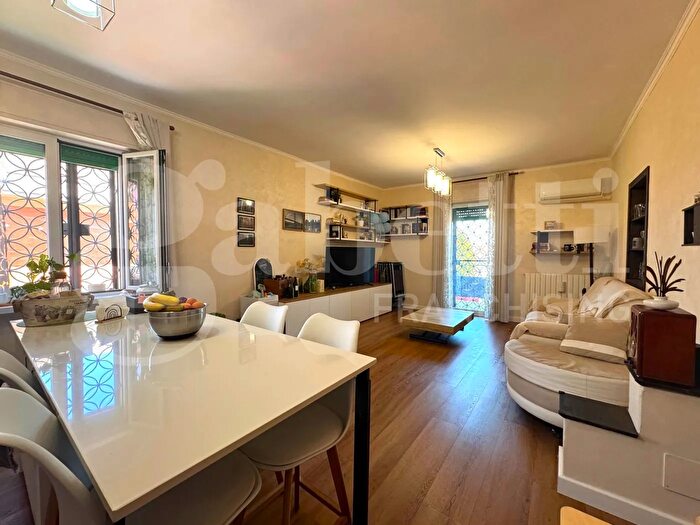 Appartamento trilocale in vendita in Via San Paolo Apostolo, Marino