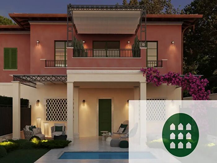 Casa quadrilocale in vendita in Forte Dei Marmi