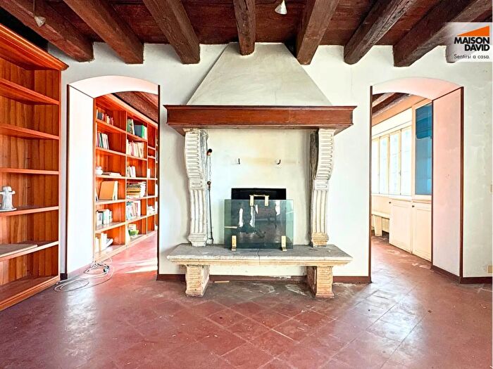 Casa con 11 locali in vendita in Via Chiesa, Altavilla Vicentina