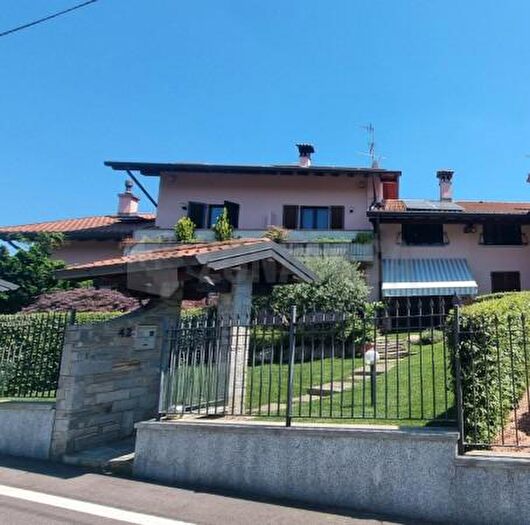 Casa quadrilocale in vendita in Via Cesare Battisti, Mornago